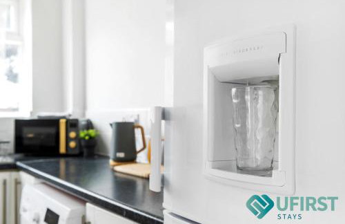 Bright 4 BR Home - Forest Fields - City Centre - Free Parking - WiFi - Close to Forest Rec - Sleeps 8 - Foto 21