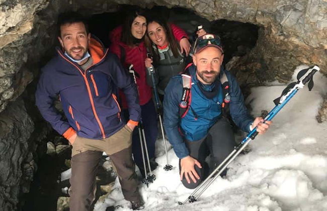 Paseo privado con raquetas de nieve por los Picos de Europa - Foto 5