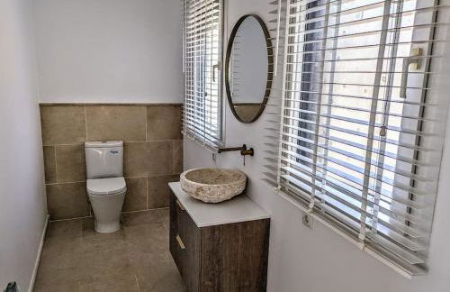 Dream beach-side villa with sea views & close to golf - Photo 19