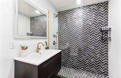 Luxury 3BR Duplex w Private Patio in Upper East - Foto 26