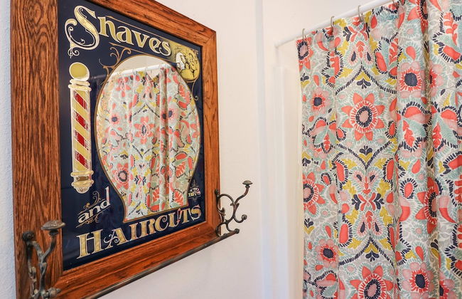 2nd Row Beach Home Ocean Views Old School Vibes - 1 min Walk to Sunny Beach - Foto 52