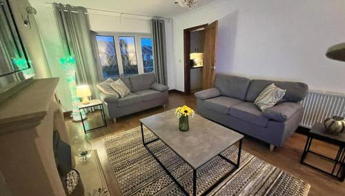 Spacious modern three Bedroom Bungalow ample parking - Foto 2