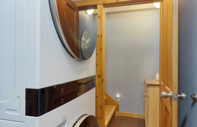 Deck Views, Fire Pit, Pool, 3 Mins to Beach Madrona Tree Retreat by Avantstay - Foto 35