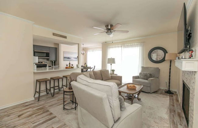 Cape Terrace Waterfront Oasis - Foto 9