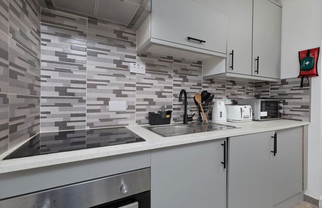 2 Bed Flat - Sleeps 4 - Wifi - Foto 5