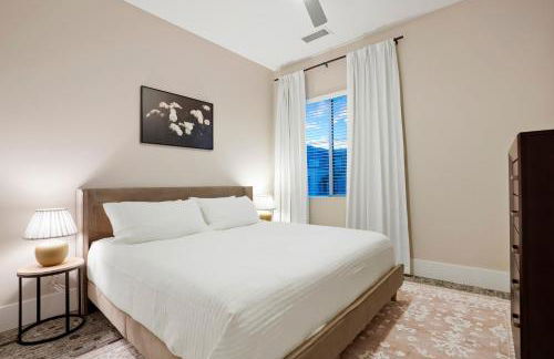 Unbeatable Location Golden Condo - Walk Everywhere - Photo 6