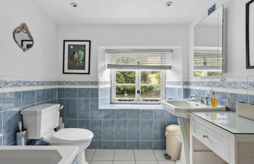 Duck Cottage - Waters Edge, Exclusive Village Location - Photo 21