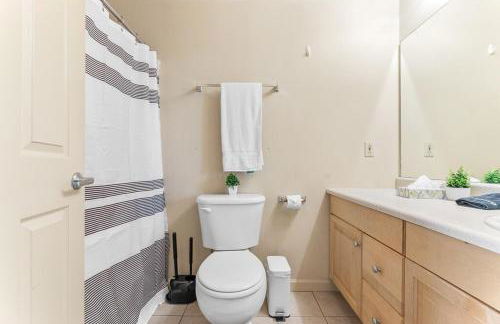 Downtown Gym Sauna Parking Pet Friendly - Photo 8