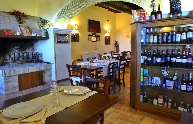 Splendid Farmhouse in Gualdo Cattaneo with Hot Tub - Foto 18