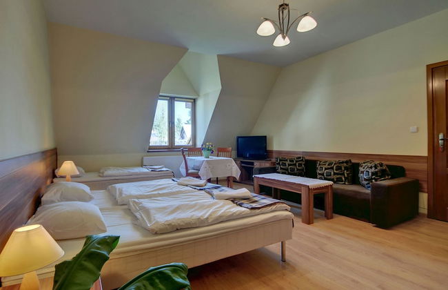 Willa Serafin - Photo 41