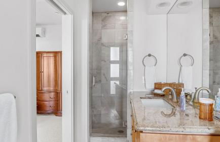 Beachfront Retreat w Ocean Views Bikes Balconies Ocean Haven by Avantstay - Foto 35