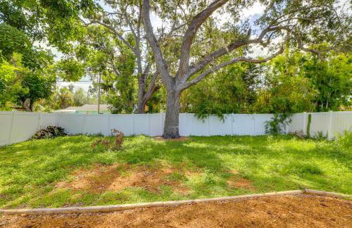 Private Hot Tub and Fenced Yard Sleek Gulfport Home - Foto 34