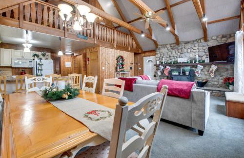 Fire Pit and Community Perks Gouldsboro Cabin! - Foto 3