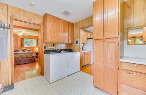 Waterfront Grapeview Escape w/ Boat Dock & Views! - Foto 12