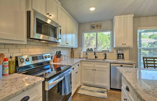 Hot Tub and Fire Pit! Cozy Granbury Escape Near Lake - Foto 22