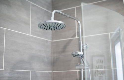 4-Bed Contractor Home - Garden - Near M4 & City - Foto 36