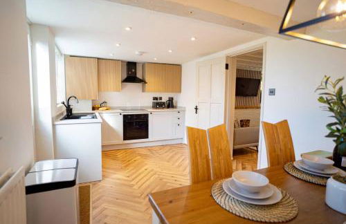 Stylish 2 Bedroom Cottage With Hot Tub And Parking - Foto 12