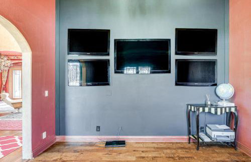 Pool, Peacocks and Views! Lavish Retreat in Gilroy - Foto 11