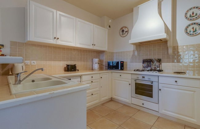 Terraced House in Domaine de Saint-endreol With Golf, SPA and Communal Pool - Photo 14