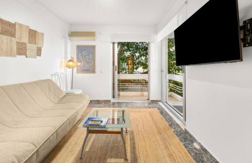 Boho Coastal Retreat with Jacuzzi, 1 min to Beach - Foto 7
