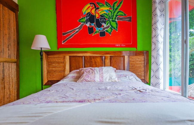 Nicely priced duplex in Surfside with private pool and AC in every room - Photo 11