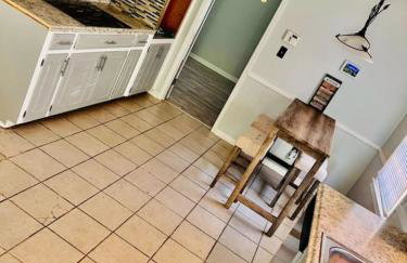 4 Bedrooms Spacious Hardwood Floors - Foto 8