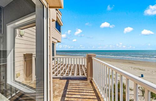 Oceanfront Galveston Beach House Steps to Sand! - Foto 33