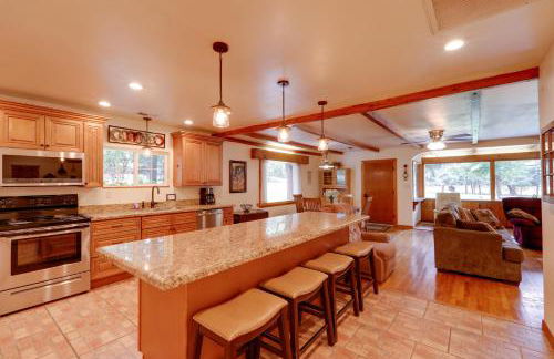 Cozy Cabin on 1 Acre in Premier Pine Neighborhood - Foto 1