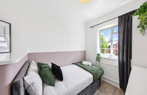 Modern and Comfortable Spacious 3 Bedroom House with Large Private Garden - Foto 11