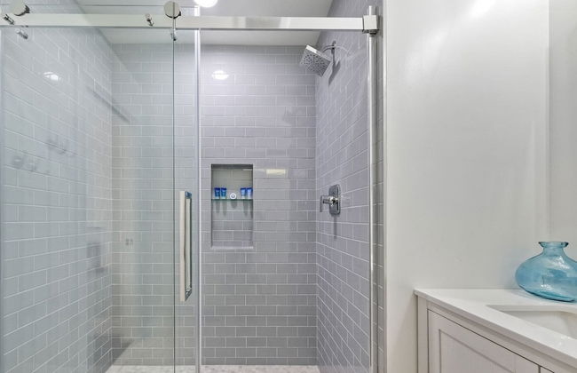 Immaculate 3 BDR in Oceanside - Private Pool & Spa - Photo 36