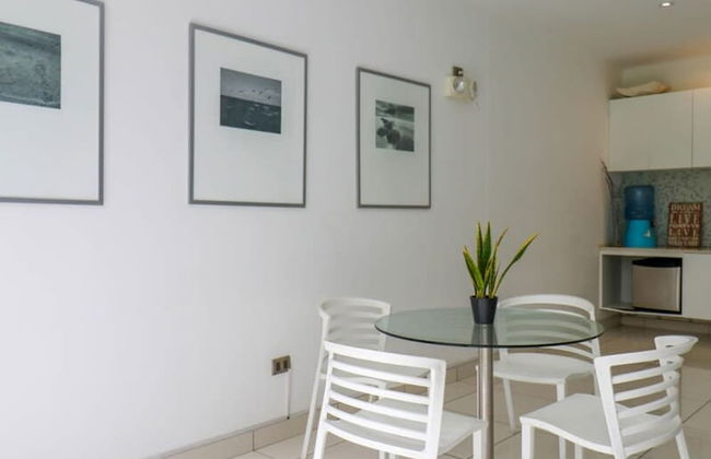 w Picturesque 2BR at Malecon - Photo 35