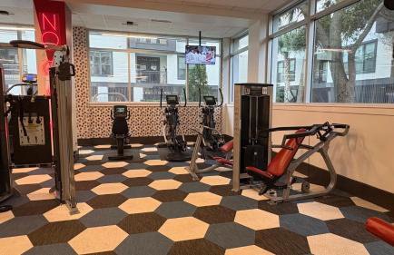 Relaxing Pool-View 1BR Near Top Houston Spots - Foto 25