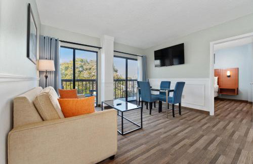 Tranquil Garden View 2 Bed 2 Bath Balcony Condo 7 Min to Universal - Foto 1