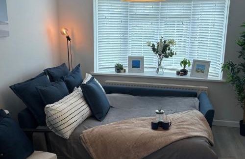 Modern Coastal Retreat, HotTub, Fire Pit, Pets welcome - Photo 15