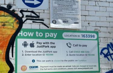 Spacious 3-Story Retreat with Rooftop Terrace and Modern Amenities - Foto 96