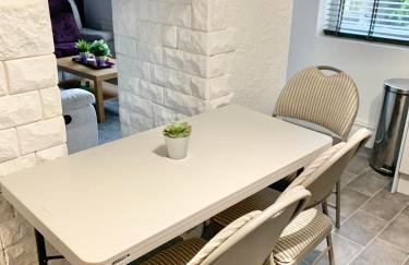 Purple Blossom, 2 bed apartment, Wi-Fi, near Didsbury, free parking - Foto 14