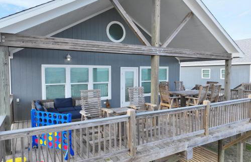 Beachfront 4BR - Tiki Bar, Yard Games, Pet-Friendly - Foto 10