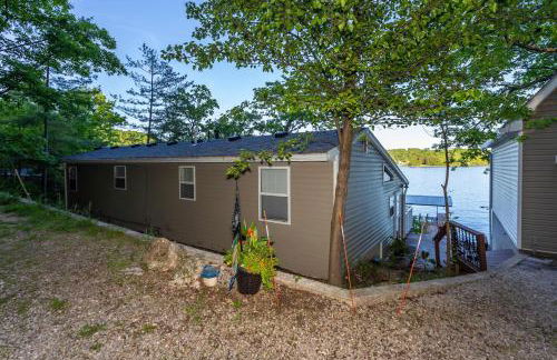 Lakefront Family Home Private Dock with Huge Views - Foto 47