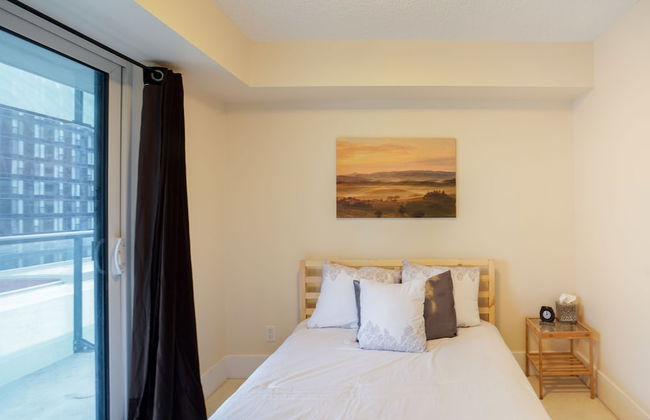 Applewood Suites - Luxury 3 BDRM - Photo 9