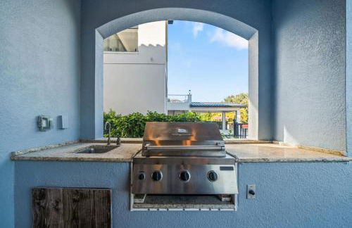 New Epic Escape Theater Pool & Golf Views - Foto 36