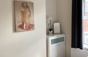 The Racecourse - Quaint Victorian Home With Free Parking - Foto 36