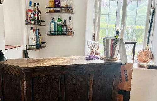 Devon 6-Bed Cottage with Country Views & Parking - Foto 10