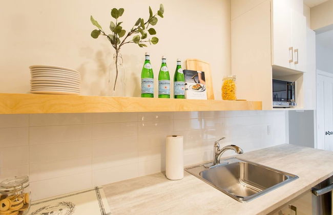 Trendy Little Italy 3 Bedroom Condo - Foto 23