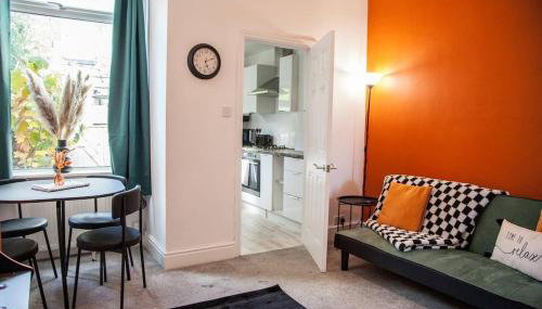 Manchester 3BR House Contractor Hospital Uni - Foto 3