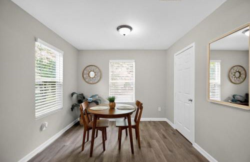 Stylish and Cozy 4BR Home in Houston, Sleeps 9 - Foto 31