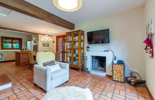 Linda casa em Canela - Jardim, Lareira e Conforto! - Foto 30