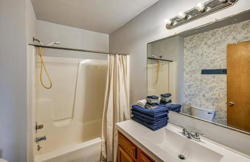 4 Mi to Lake Michigan Updated Benton Harbor Home! - Foto 13