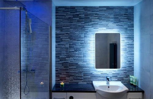 CITY CENTRE APARTMENT with Free Secure Underground Parking - Foto 48