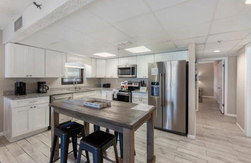 Watercrest 210- Sleeps 12 - Thomas Drive Retreat - Photo 2