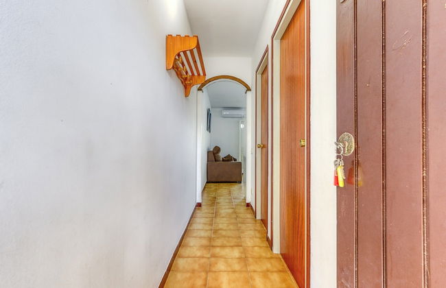 Apartment in Rosas Near Platja de Sta Margarida - Photo 15